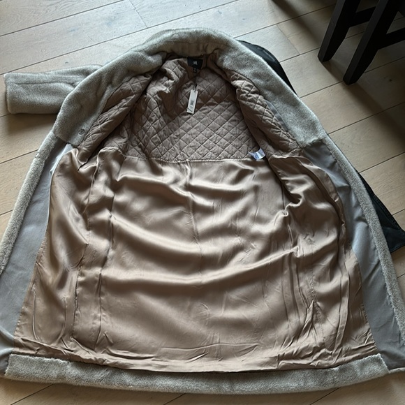 Banana Republic faux fur long coat - Picture 6 of 8